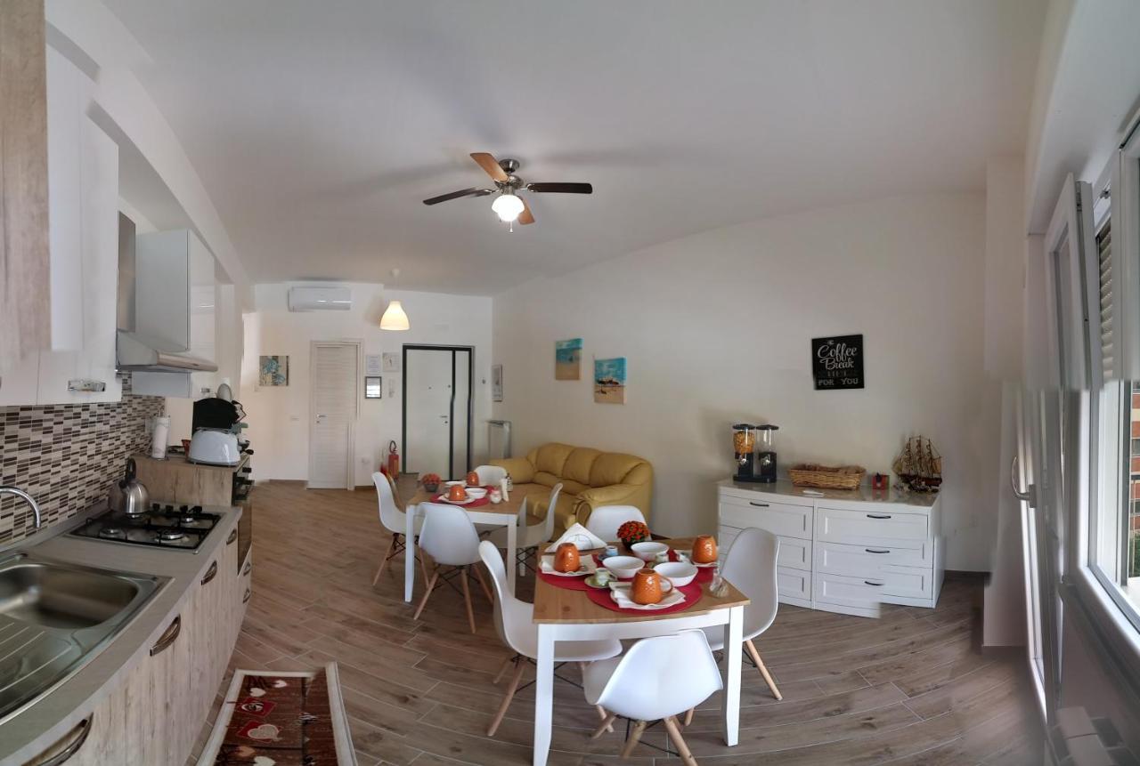 B & B Civico 6 Rooms Салерно Экстерьер фото
