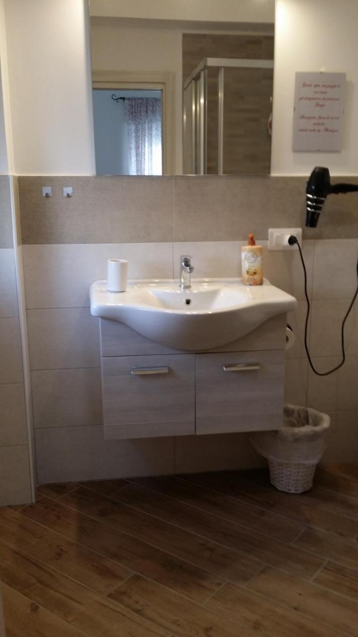 B & B Civico 6 Rooms Салерно Экстерьер фото